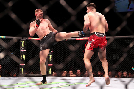 Американцы мешают бойцу из Российской Федерации перед поединком в UFC. Больной удар по Драго