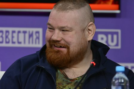 Дацик без подготовки уничтожил легенду UFC. Зарядил в челюсть и затушил свет!