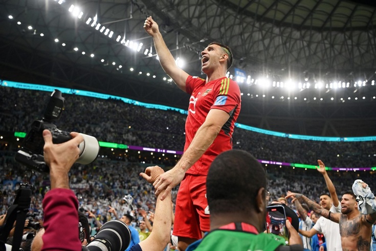 messibolsheneglavnyjvratarizbednojsemivotnacionalnyjgerojargentinye119396 Новости СПОРТА свежие события спорта Футбол Хоккей Теннис ММА