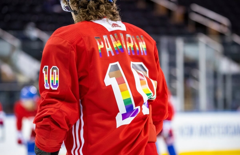 Вслед за русским хоккеистом от ЛГБТ-акции отказалась целая команда из Нью-Йорка. Проворов устроил революцию в НХЛ? 