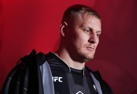 Российский гигант наводит ужас в UFC. Даже топового американца вырубил как мешка