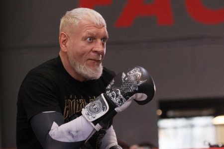 «Вы зачем там нагадили?» Пьяная выходка Емельяненко в аэропорту разрывает соцсети