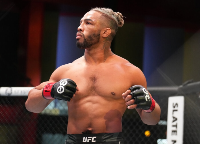 Американец сбежал из UFC после позорного поражения от бойца из России