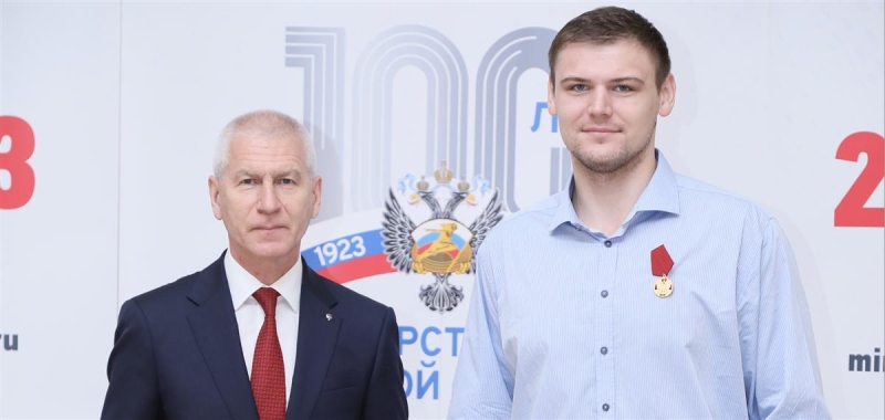 iljakarpenkovnagrazhdenordenomzazaslugiperedotechestvomistepeni83b4f1b Новости СПОРТА свежие события спорта Футбол Хоккей Теннис ММА