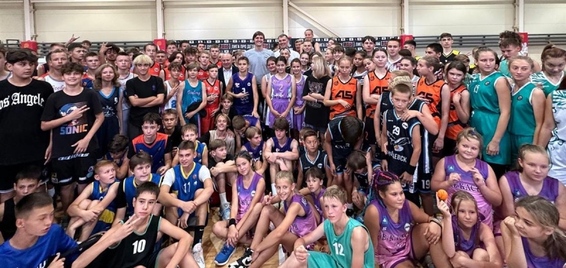 andrejkirilenkoposetilhabarovskfd54a45 Новости СПОРТА свежие события спорта Футбол Хоккей Теннис ММА