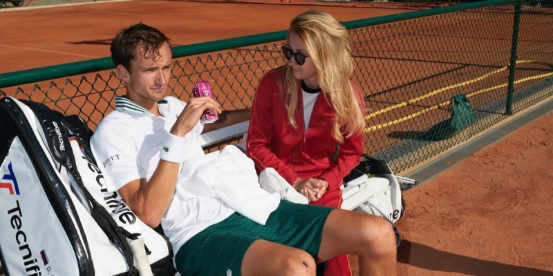medvedevpokorilserdceroskoshnojrossijskojtennisistkiudivitelnajaistorijaljubvidefbd8e Новости СПОРТА свежие события спорта Футбол Хоккей Теннис ММА