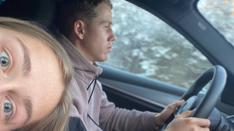 «Ставлю на девочку». Российская биатлонистка родила от чемпиона мира