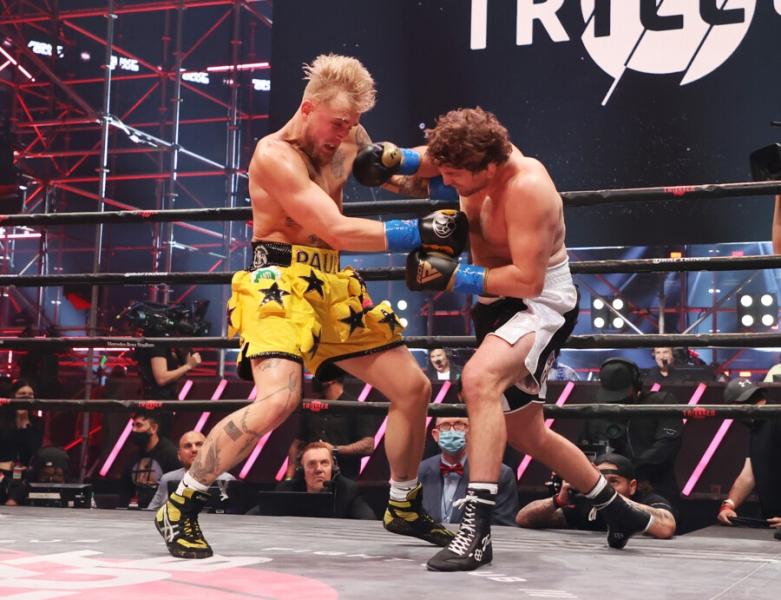 &laquo;Ситуация по-прежнему тяжелая&raquo;. Рекордсмена UFC похоронили заживо