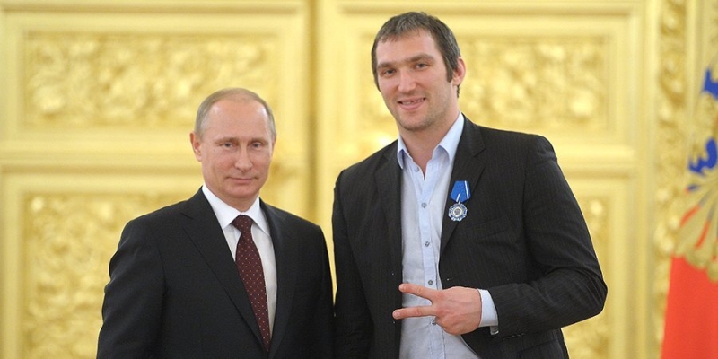 ovechkinschitaetchtoljubovkhokkejusposobnapovlijatnaishodvstrechiputinaitrampac273624 Новости СПОРТА свежие события спорта Футбол Хоккей Теннис ММА