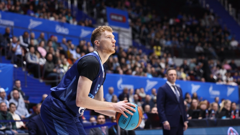 basketbolistzenitaemchenkoavtodorpriehalbezdvuhosnovnyhigrokovnomyfokusirovalisnanashejigre6850c16 Новости СПОРТА свежие события спорта Футбол Хоккей Теннис ММА