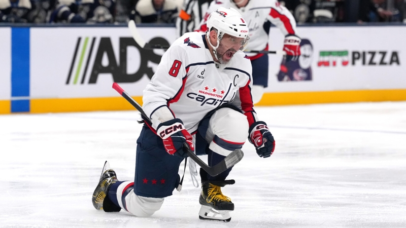 ovechkinnastojashhijmuzhikzabilottaveslomannojkljushkojee93540 Новости СПОРТА свежие события спорта Футбол Хоккей Теннис ММА