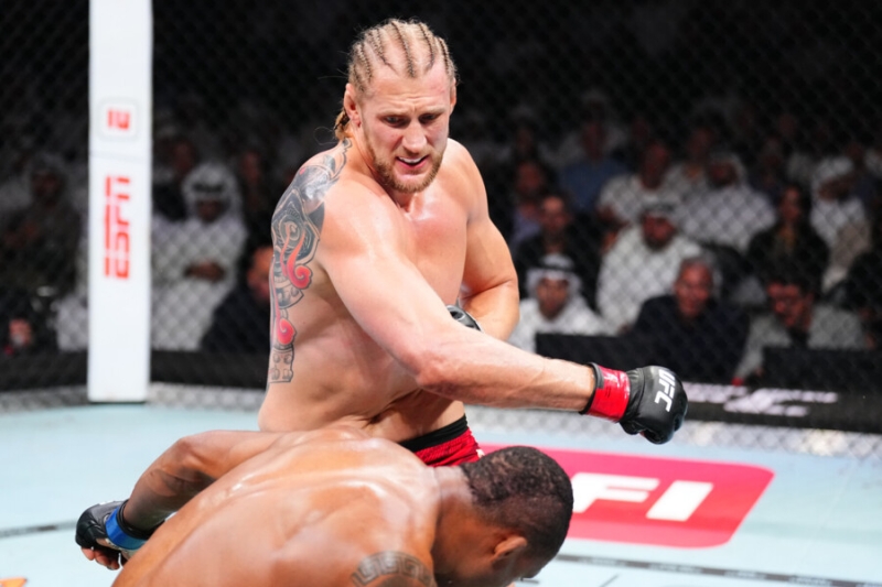 Волков истрепал все нервы! Но победил противного соперника в UFC