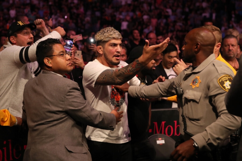 Американскому провокатору-русофобу выписали волчий билет в UFC. А могли и убить
