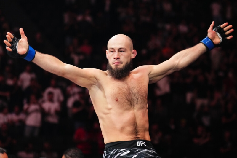 UFC внезапно избавился от непобежденного в лиге россиянина. Максимально мутная история