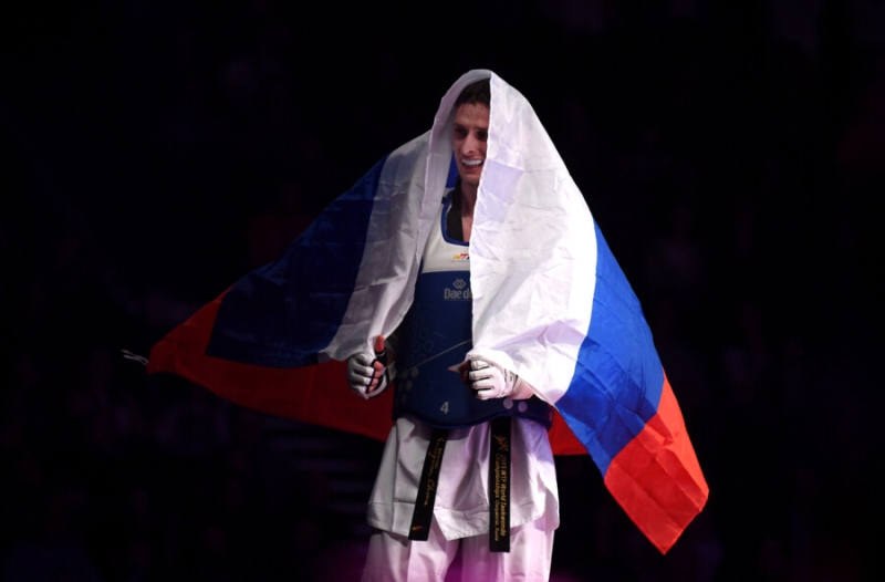 Взрослым спортсменам из России вернули флаг. Как давно мы этого ждали!