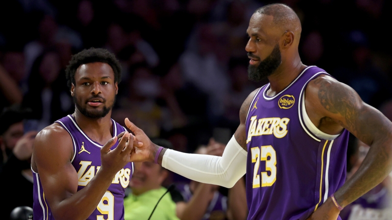 lebrondzhejmsstalpervymigrokomsdelavshimrezultativnujuperedachusynuvmatchenba7d1ecb1 Новости СПОРТА свежие события спорта Футбол Хоккей Теннис ММА