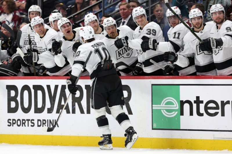 Хоть кто-то будет помогать Панарину? Россиянин отдувается за всю команду