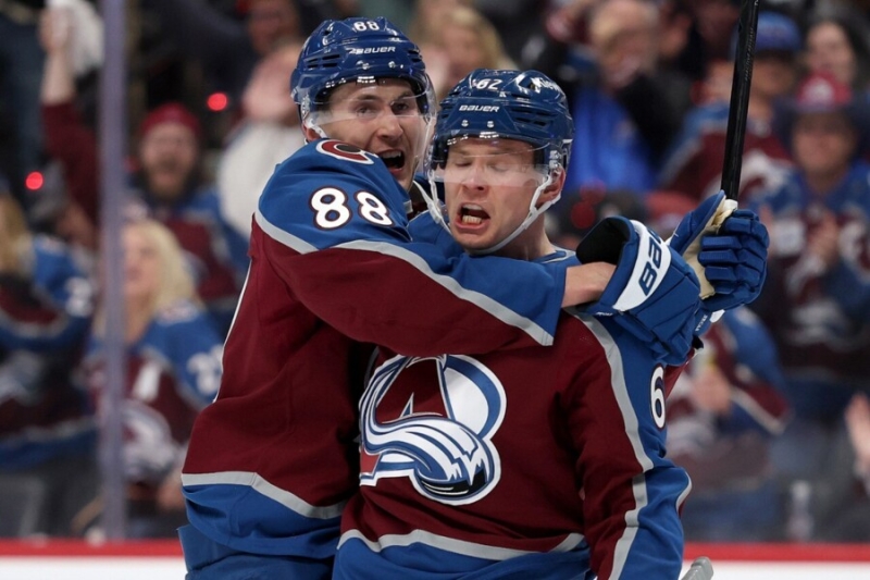 Усилий Панарина не хватило для сенсации. Его команда уступила лучшему клубу НХЛ