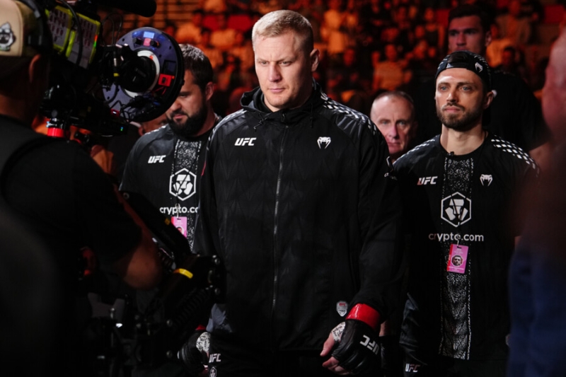 Россиянин вырубил дерзкого бразильца на UFC! Справился за 39 секунд