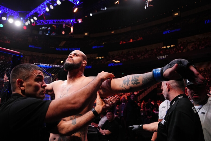 Россиянин вырубил дерзкого бразильца на UFC! Справился за 39 секунд