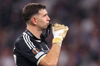 vratarastonvillymartinesotygralvesmatchsfrajburgomsperelomompalcacf63e3f Новости СПОРТА свежие события спорта Футбол Хоккей Теннис ММА