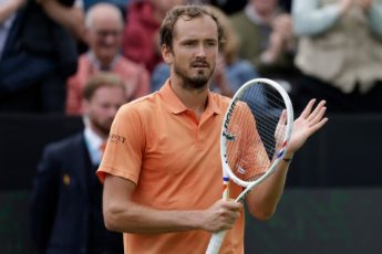 medvedevvyshelvpolufinaltennisnogoturniravniderlandah47479ee Новости СПОРТА свежие события спорта Футбол Хоккей Теннис ММА