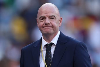 infantinoblizokkotstavkespostaglavyfifasmi23faaf2 Новости СПОРТА свежие события спорта Футбол Хоккей Теннис ММА