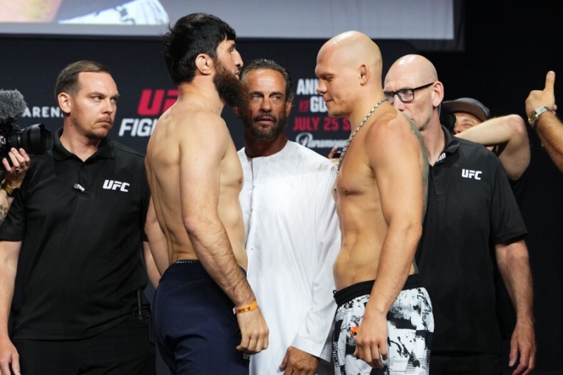 Россиянин наказал соперника за смелость в UFC. Пора вернуть титул! Видео
