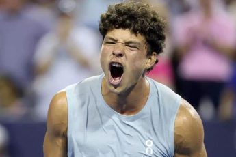 vosmajaraketkamirabensheltonizsshaodolel29gotennisistarejtingaatpugoumberaizfranciivovtoromkrugeturniravvashingtone673635989729 Новости СПОРТА свежие события спорта Футбол Хоккей Теннис ММА