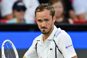 daniilmedvedevnesmogsovladatsnervamipohodumatchasamerikancembrendonomnakashimojvtretemkrugehardovogomastersavcincinnati983cfe8 Новости СПОРТА свежие события спорта Футбол Хоккей Теннис ММА