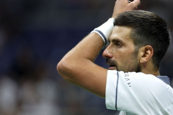 dzhokovichproslezilsjavpjatomsetematchapervogokrugausopen6ac4b7f Новости СПОРТА свежие события спорта Футбол Хоккей Теннис ММА