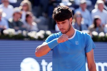 alkarasobygralfarijuvovtoromkrugeusopenpovesivbarankuvodnomizsetov6ae65b4 Новости СПОРТА свежие события спорта Футбол Хоккей Теннис ММА