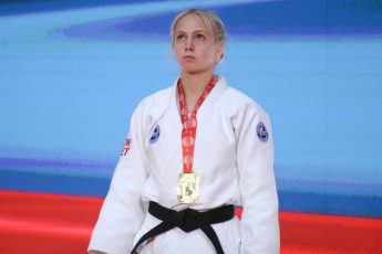 dzjudoistkamuhinazavoevalaserebronaturnirebolshogoshlemavbudapeshte32c8ce7 Новости СПОРТА свежие события спорта Футбол Хоккей Теннис ММА