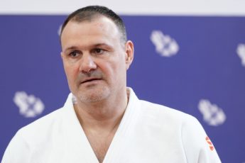 glavnyjtrenersbornojrossiipodzjudomorozovopodgotovkekchempionatumiravolnenieobychnoedeloperedtakimistartami04644db Новости СПОРТА свежие события спорта Футбол Хоккей Теннис ММА