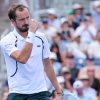 medvedevvynesvtrehsetahocherednogosopernikanausopenstakojformojnadobrattitul395fad8 Новости СПОРТА свежие события спорта Футбол Хоккей Теннис ММА