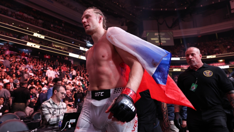 ufcnagloprokidyvaetrossijskogobojcavolkovtakinepoluchittitule180374 Новости СПОРТА свежие события спорта Футбол Хоккей Теннис ММА