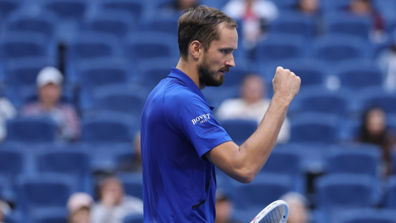 medvedevnaotkazebublikavyshelvfinaltennisnogoturniravalmaate0d34ef6 Новости СПОРТА свежие события спорта Футбол Хоккей Теннис ММА